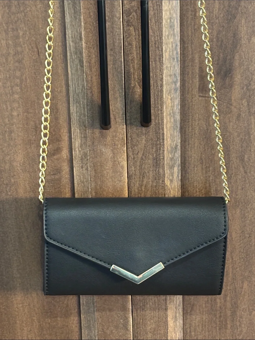 Urban Expressions Hester Crossbody Bag Gold and Faux Leather Chain NWOT